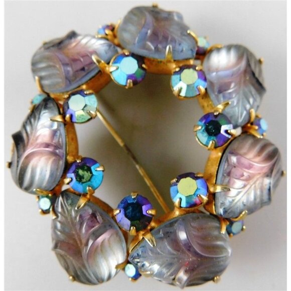 7/764 Vintage Juliana Molded Glass Aurora Borealis Rhinestone Brooch Gold Tone - Picture 1 of 2